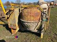 Winget 100T diesel 5/3 1/2 cement mixer - 2