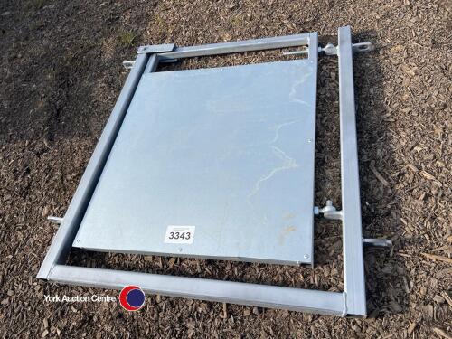 Sheep handling gate in frame