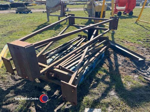 Lifting gantry
