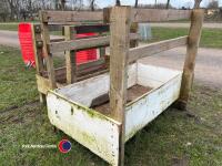 2 x 4ft sheep walk-through feeders