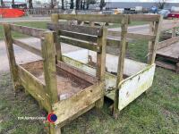 2 x 4ft sheep walk-through feeders - 2