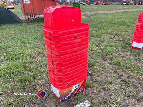 15 x red buckets with lids