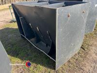 Double sided pig feeder hopper - 3