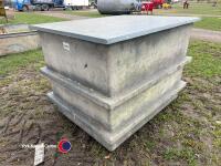 Plastic corn bin, 4ft x 3ft, with lid - 2