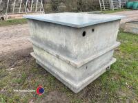 Plastic corn bin, 4ft x 3ft, with lid - 3