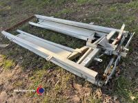 Cattle race auto head yoke