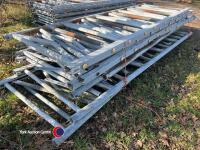 10 x self locking feed barriers - 3