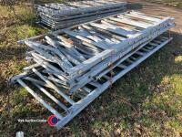 10 x self locking feed barriers - 4