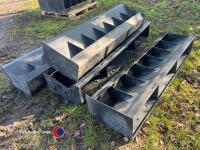 4 x pig feeders