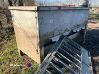 Wooden ad-lib sheep feeders - 3