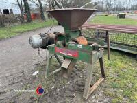 Fraser corn roller working order - 2