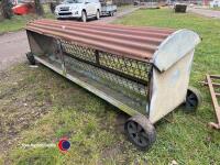 Sheep hayrack feeder on wheels - 3