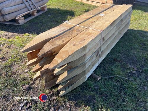 15 x pointed posts 6ft x 6in x3in