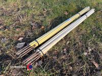 2 electric plastic fence posts (bundles of 10)