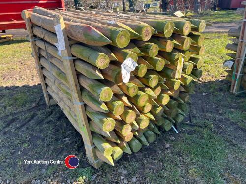Pack of 5ft 6in 3 to 4in redwood fence posts