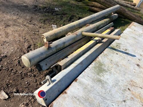 5 x metal gate posts