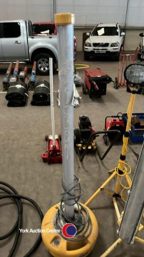 4 x 110v lights working order