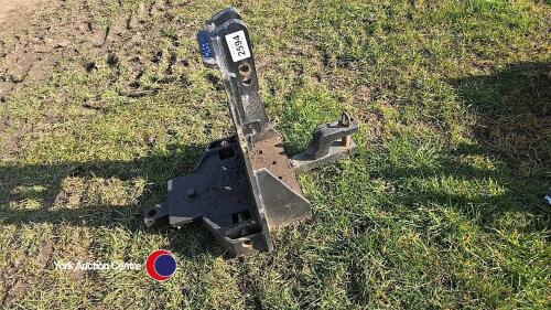 Massey Ferguson drawbar assembly