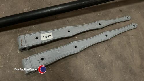 Pair of h/d old cast barn hinges