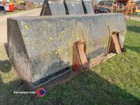 Large telehandler bucket pin and cone brackets - 4
