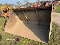 Manitou grain bucket
