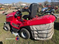 Honda HF2417 ride on mower with Euro 5 compliant engine, full colour LCD display, speed hold system, 102cm cutter deck, c/w 300L grass bag with lever tipping. Versamow selective change between mulching or grass collection, hydrostatic drive. Clean machine - 4