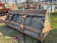 Mailleux 8ft 2in auger mixer bucket on pin and cone brackets - 3