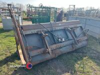 Mailleux 8ft 2in auger mixer bucket on pin and cone brackets - 4