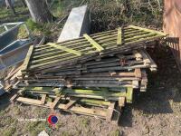 Quantity of wooden hurdles - 3