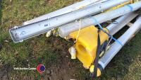 Quantity of 110v 6ft strip lights - 5
