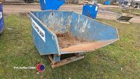 Tipping skip - 4