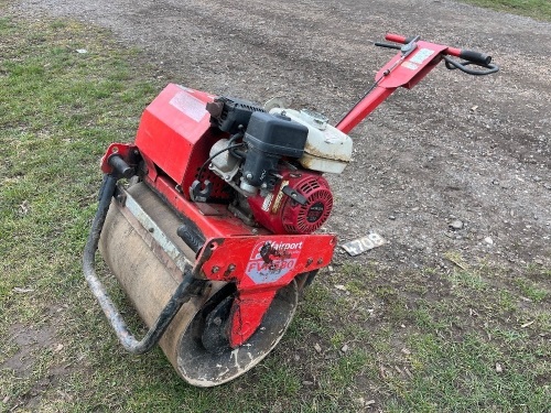 Fairport FVR580 580mm wide vibrating roller, Honda engine, working