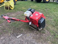 Fairport FVR580 580mm wide vibrating roller, Honda engine, working - 3