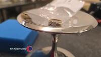Ladies 18ct gold diamond set ring 2.2 grams
