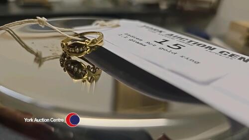Ladies 9ct gold ring 1.1 grams