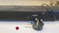 HP printer, VHS cassette recorder and Polaroid sound bar - 4