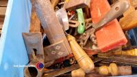 Box of vintage woodworking tools including set squares and clamps - 9