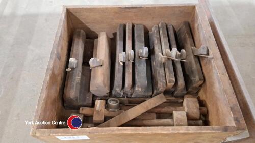 Box of vintage edging planes/scribers