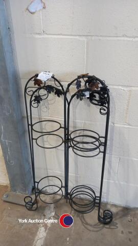 2 Plant pot stands