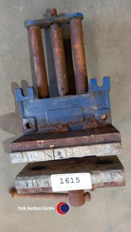 Record no 52E wood working vice