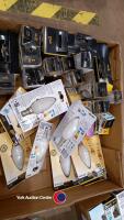 Box of assorted light bulbs - 2