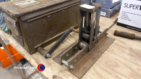 Round and flat bar metal roller