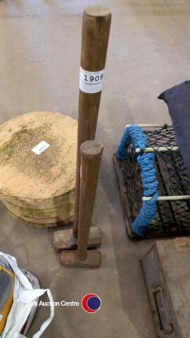 2 x sledgehammers