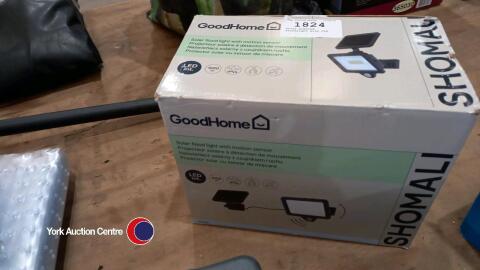 Solar powered floodlight with PIR