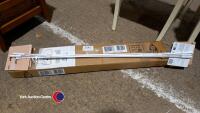 3m temporary room divider and a quantity of white curtain wands