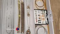 Tray of boxed quality jewellery - 3