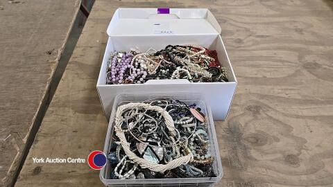 2 x trays of miscellaneous jewellery, inc spares and repairs
