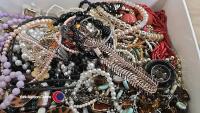 2 x trays of miscellaneous jewellery, inc spares and repairs - 3