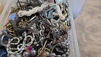 2 x trays of miscellaneous jewellery, inc spares and repairs - 4