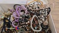 2 x trays of miscellaneous jewellery, inc spares and repairs - 5